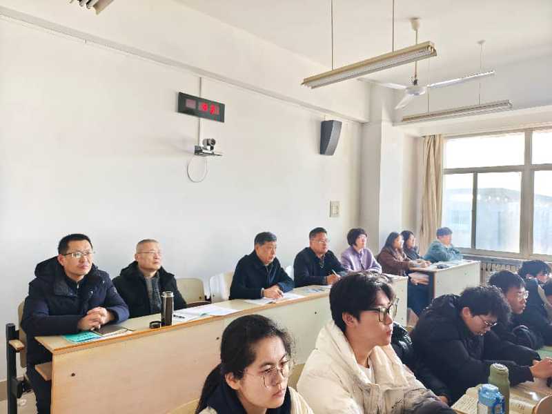 副校长林海深入公共管理学院课堂...